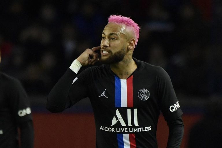 Condenan a Neymar a devolver 6,8 millones de euros al Barça