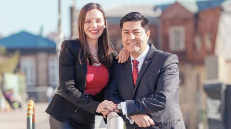 El perfil de Percy Marín, el esposo de Camila Flores suspendido de RN por cobro irregular de $9 millones