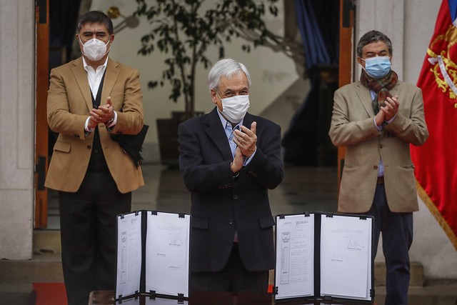Presidente Piñera promulgó el IFE 2.0:  “Chile es una familia y ninguna familia deja solo a sus integrantes