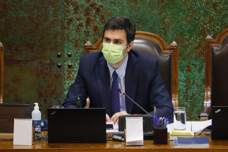 Presidente de la Cámara responde a Piñera: 