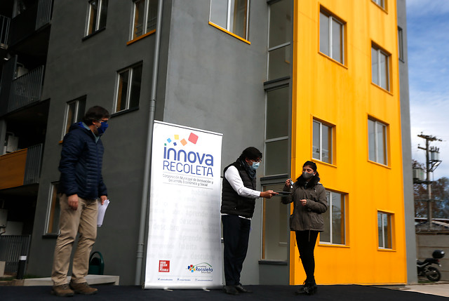 Arriendo será por el 25% de los ingresos: Entregan primeros departamentos de la Inmobiliaria Popular en Recoleta