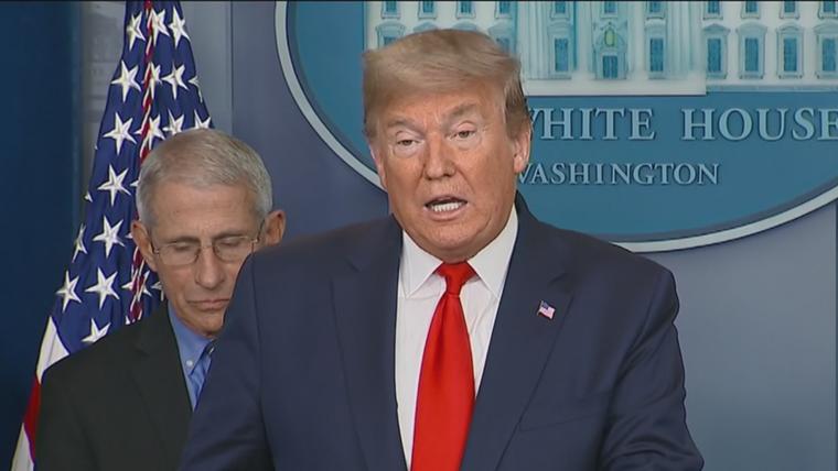 Trump pide a la justicia que invalide el Obamacare: Acusa que es 