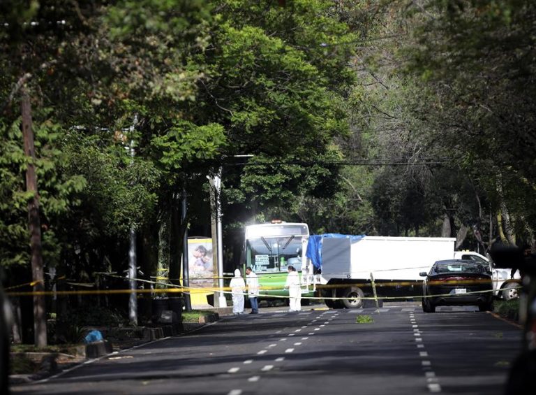 Al menos 3 personas murieron en atentado contra el secretario de Seguridad de la Ciudad de México