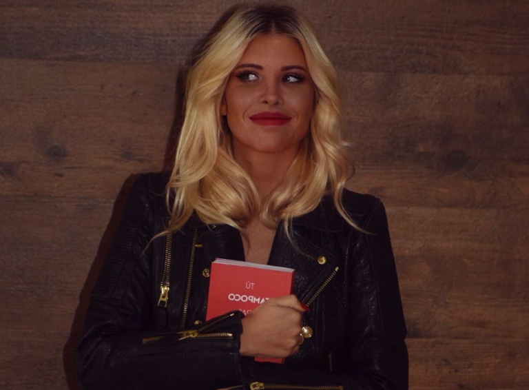 Coté López mostró la importante donación que realizó gracias a las ganancias de su primer libro