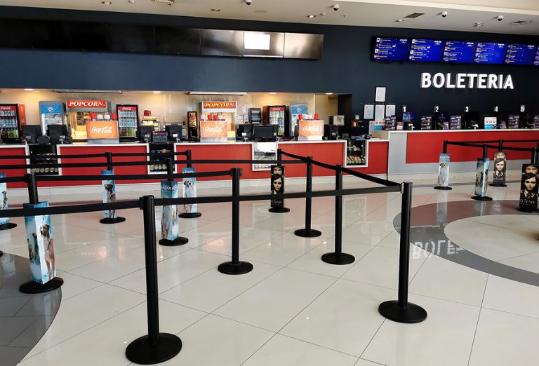 A un tercio de su capacidad: Cines chilenos proyectan cómo será la reapertura