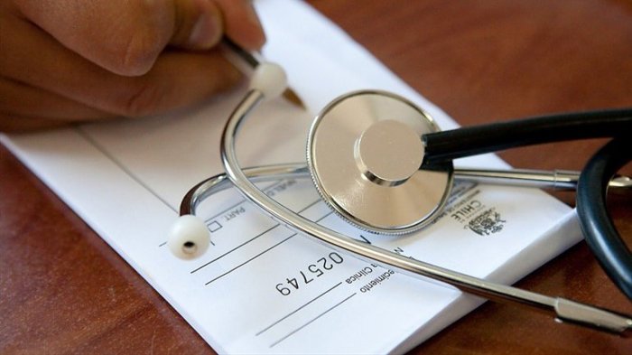 Doctor Eduardo Bronstein sobre entrega de licencias: 