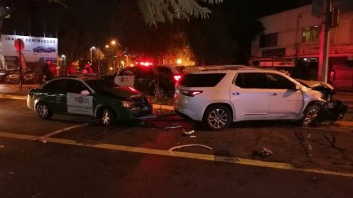 Persecución policial a auto robado termina con balacera, choque y un detenido en Ñuñoa