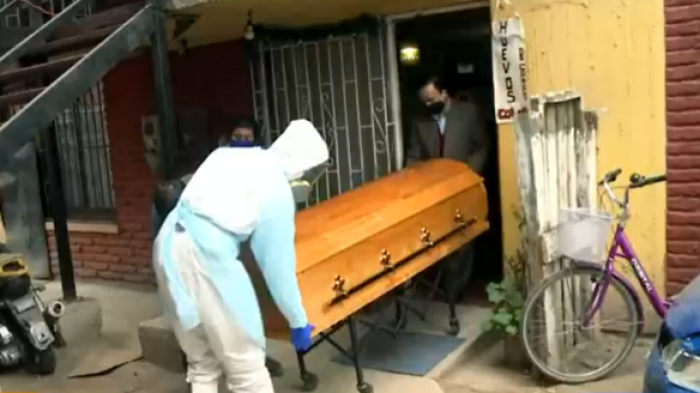 Cuerpo de mujer fallecida por coronavirus en La Granja tardó dos días en ser retirado