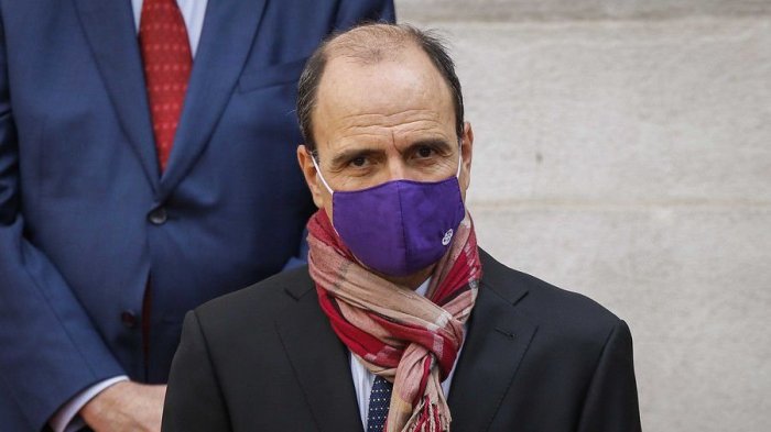 Ministro Cristián Monckeberg está contagiado de coronavirus y cumple cuarentena en su hogar