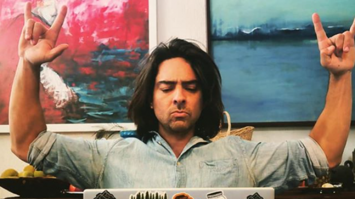 “El himno de mi hijo”: Cristián Riquelme comparó clásico de Queen con situación de padres en cuarentena