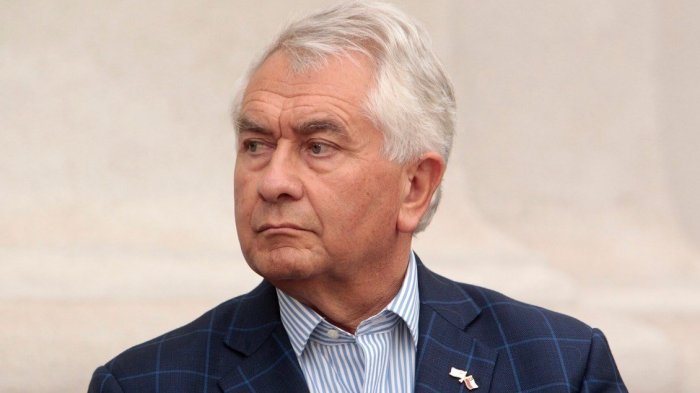 Ministro Paris destaca baja de contagios: ¿Ha habido una leve mejoría de la pandemia por coronavirus?