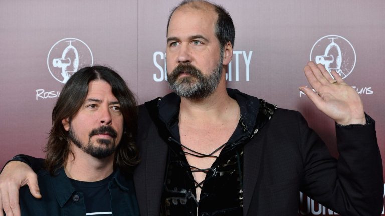 Ex bajista de Nirvana felicitó a Donald Trump: 