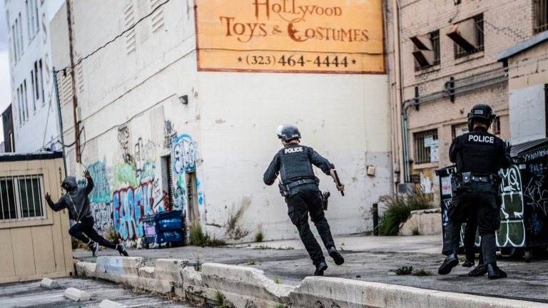 Partido Demócrata presentó una reforma estructural para la policía: Buscan prohibir los estrangulamientos