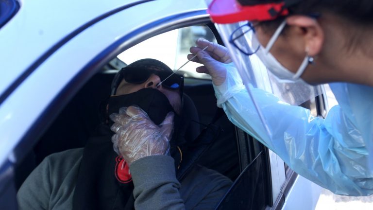 ¿Contagian los asintomáticos? Expertos aclaran las dudas tras las contradicciones en la OMS