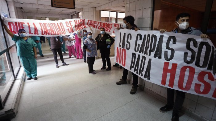 Funcionarios de Hospital San José protestan por condiciones sanitarias: Exigen hospital modular y retiro de carpa
