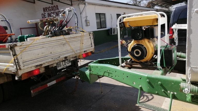 Le robaron bombas de máquinas con las que sanitizaba gratis en varias comunas de la RM y de Valparaíso