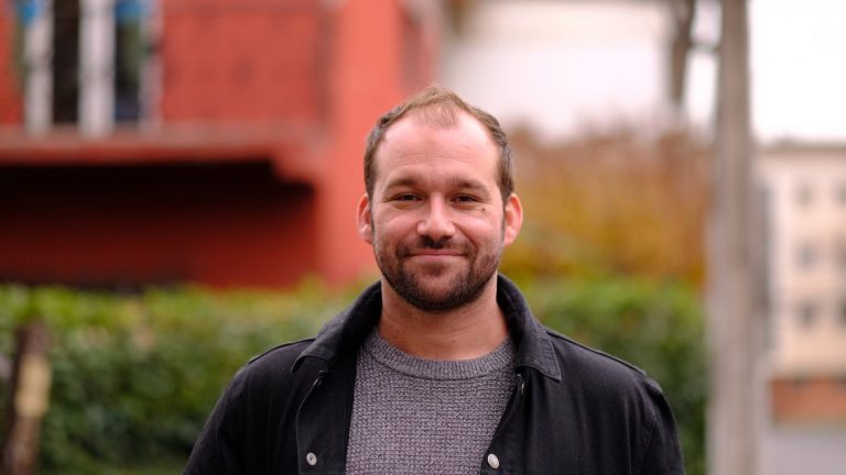 Concejal Tomás Echiburú pide disculpas tras ser detenido por practicar skate en plena cuarentena