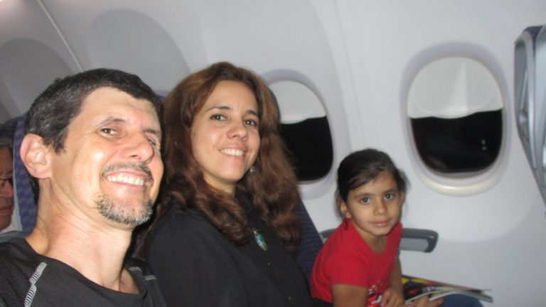 Exiliados del coronavirus: Más de 70 personas intentan desesperadamente regresar a Chile desde Cuba