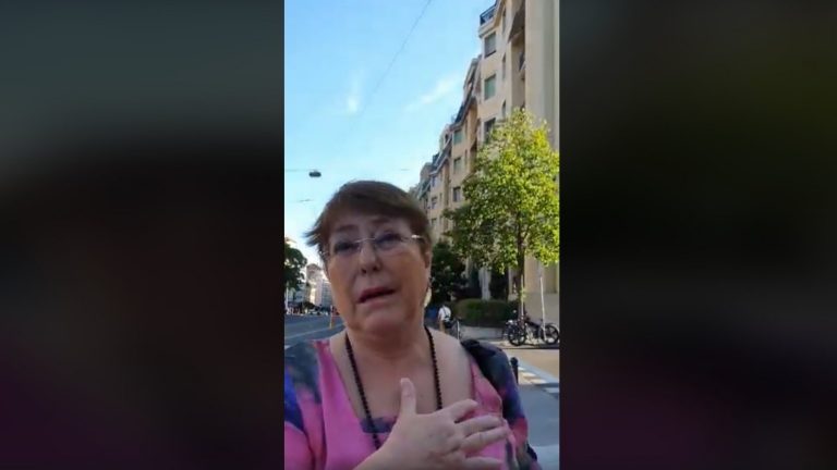 Increparon a Bachelet en Suiza: Dijo que intentó cerrar Punta Peuco y que verá qué puede hacer con presos mapuche