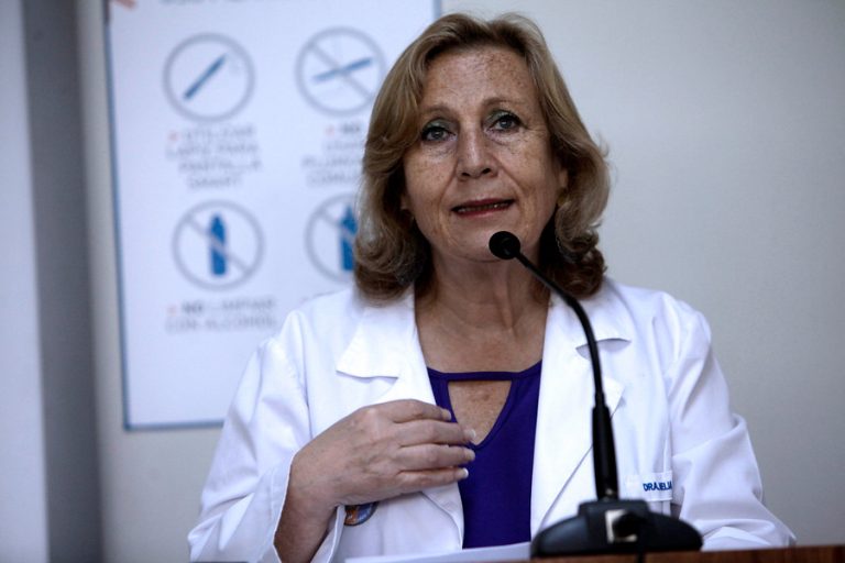 Helia Molina, ex ministra de Salud, advierte que 
