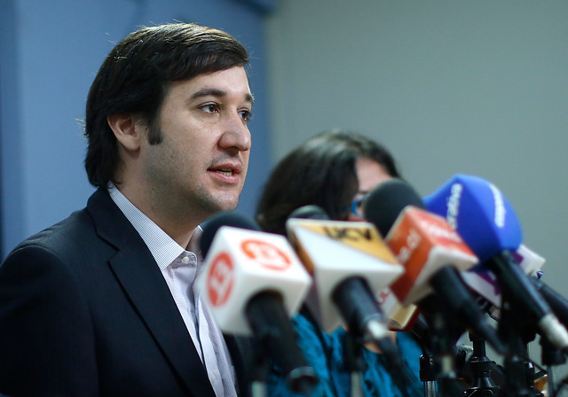 Participó en matinal y debía leer informe: Ausencia del diputado Ramírez en sesión de la Cámara genera críticas