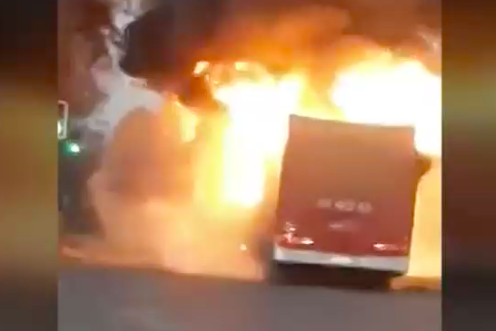 A 34 años del Caso Quemados: Protestas terminan con bus incendiado en Villa Francia