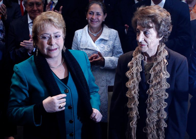 Diputada Hoffmann: “Por razones humanitarias, el Gobierno debiese permitir a Bachelet asistir al funeral de su madre