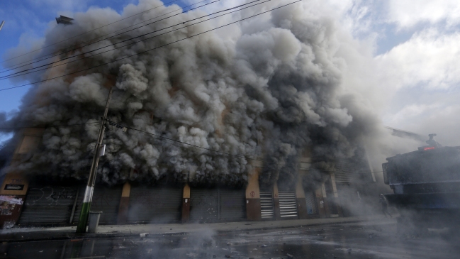 Detienen en Concepción a sujeto prófugo por incendio en Valparaíso donde murió un guardia