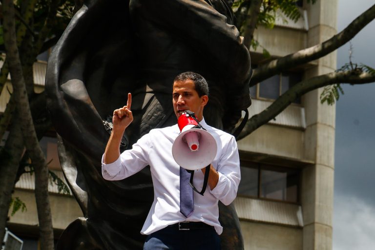 Suspenden a la Dirección Nacional del partido de Juan Guaidó en Venezuela