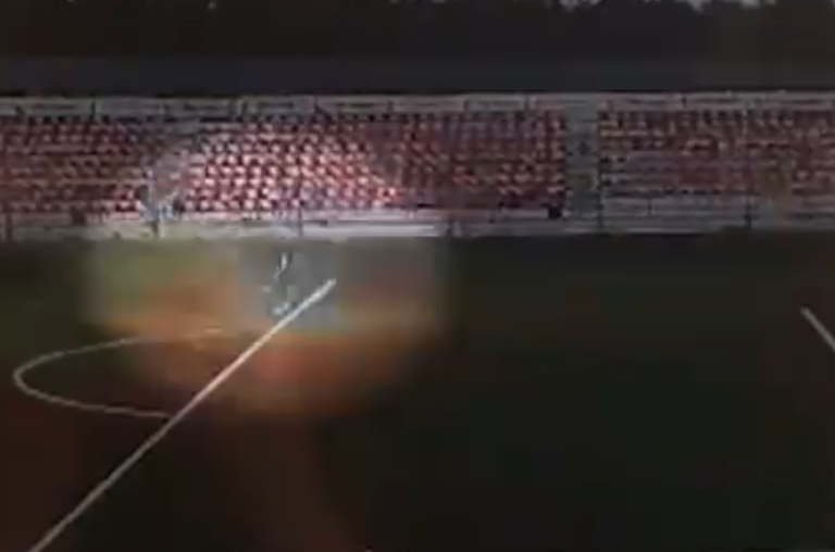 Video captó el momento justo: Le cayó un rayo mientras entrenaba y ahora está en coma inducido