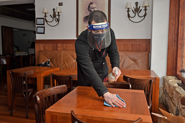 Anuncian medidas de desconfinamiento en dos regiones y proyecto de retiro de fondos de AFP avanza en el Congreso