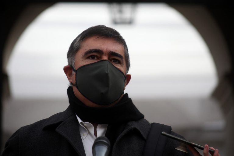 Desbordes dice que renuncia de diputados a la bancada fue “simbólica” porque ninguno se salió del partido