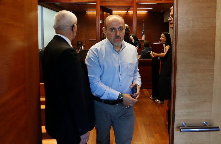 Dictan prisión preventiva para ex funcionario de la municipalidad de Providencia por malversación de fondos públicos