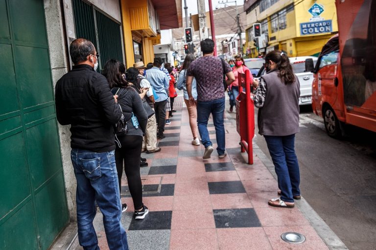 Gobierno anuncia la entrega de 3 millones de cajas de alimentos y decreta cuarentena para Arica y Rengo
