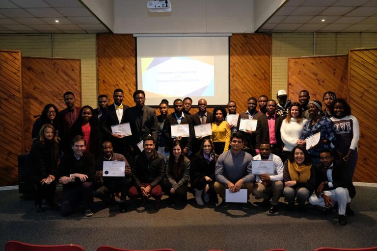 Curso de español para migrantes y refugiados: Así puedes acceder al material de forma online