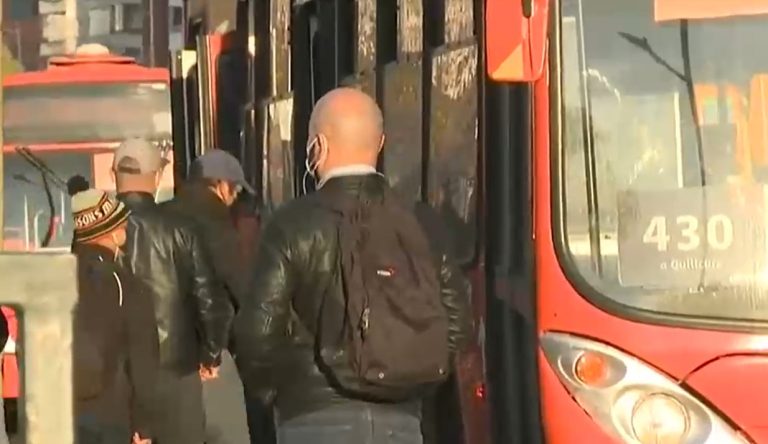 ¿Cómo tomar una micro sin contagiarse de coronavirus?