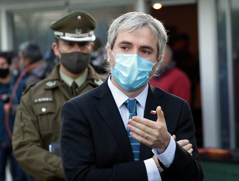 Blumel condena desmanes: “Esta no es la forma de ayudar a la clase media y a los pensionados