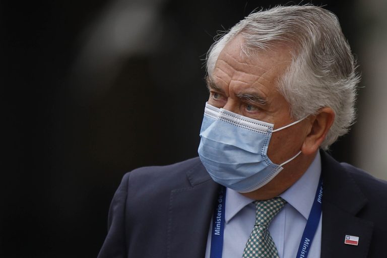 Ministro Paris dice que manifestaciones podrían conducir 