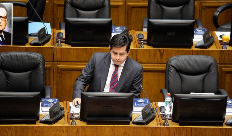 Senador Araya y su férreo apoyo al retiro del 10%: 