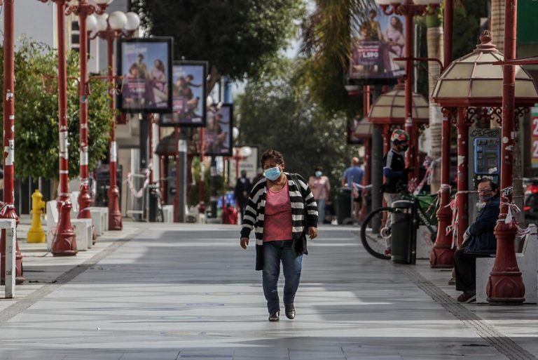 Informe Epidemiológico: Arica y Antofagasta son las comunas con más casos activos de COVID-19