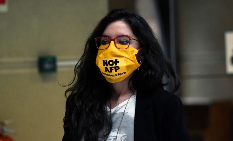 Camila Vallejo dice que a José Piñera 