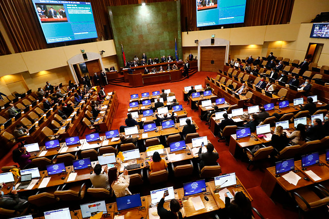 Diputados rechazan veto presidencial al proyecto que prohíbe corte de servicios básicos