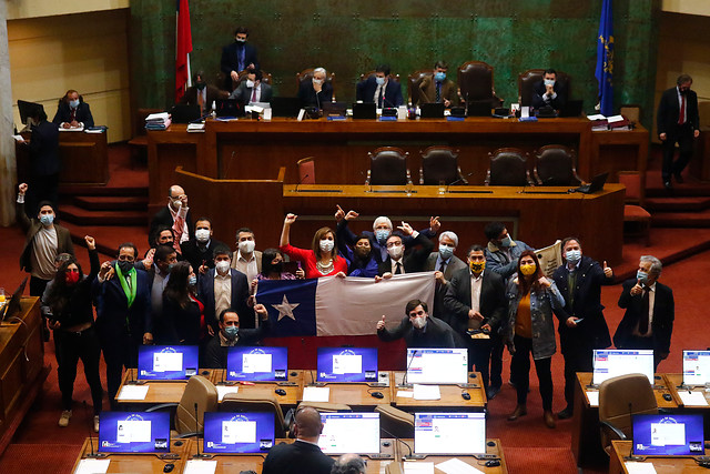 Proyecto de retiro de fondos de AFP será ley y Minsal informa la mayor cifra de contagios en 6 días