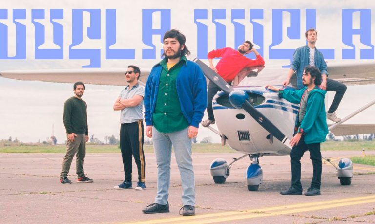 Ases Falsos revive el “Vuela, vuela” de Magneto con un magistral cover desde su cuarentena