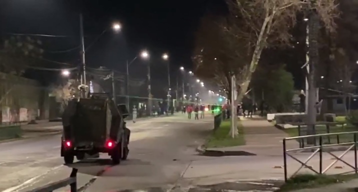 Más de 60 personas provocaron desórdenes cerca de comisaría en Huechuraba: Dos fueron detenidos