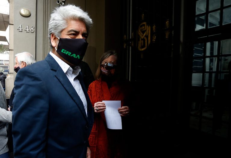 Padre de Antonia Barra y parlamentarios presentan proyecto para proteger a víctimas de delitos sexuales