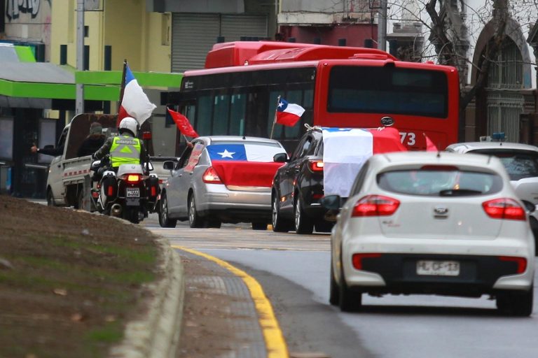 ¿Por qué Carabineros no detuvo la caravana vehicular del 