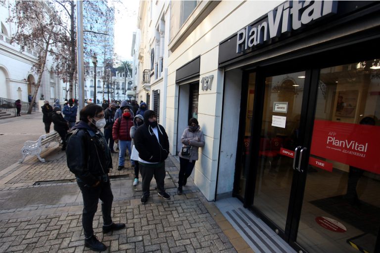 AFP lanzan sitio web para responder principales claves y preguntas sobre el retiro del 10%