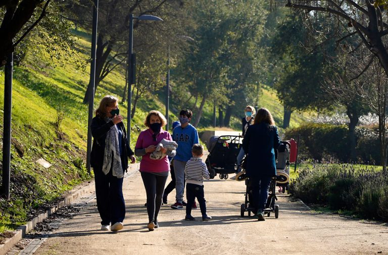 La OMS asegura que las estaciones del año no influyen en la transmisión del COVID-19