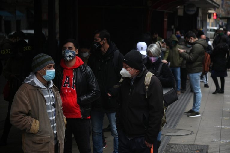 Gobierno gastó poco más de $11 mil por persona entre enero y abril para enfrentar la crisis sanitaria